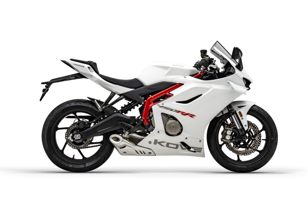 450RR_1-1024x683 KOVE 450RR: LA SPORTIVA 4 CILINDRI CHE RIMETTE IN DISCUSSIONE LA MEDIA CILINDRATA