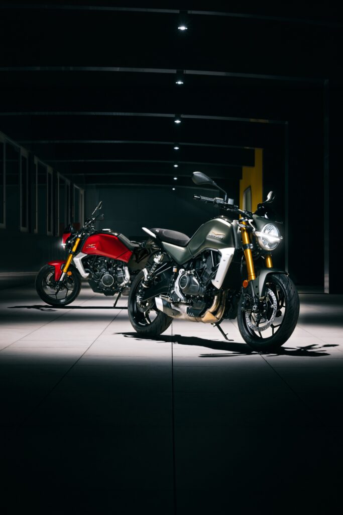 02-moto-guzzi-the-trip-683x1024 Moto Guzzi The Trip 500: la prima Guzzi di nuova generazione è una roadster A2