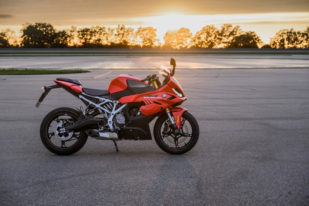 bmw-f-450-rr-2027-statica-1024x683 BMW F 450 RR: la sportiva per la patente A2 con il DNA della S 1000 RR